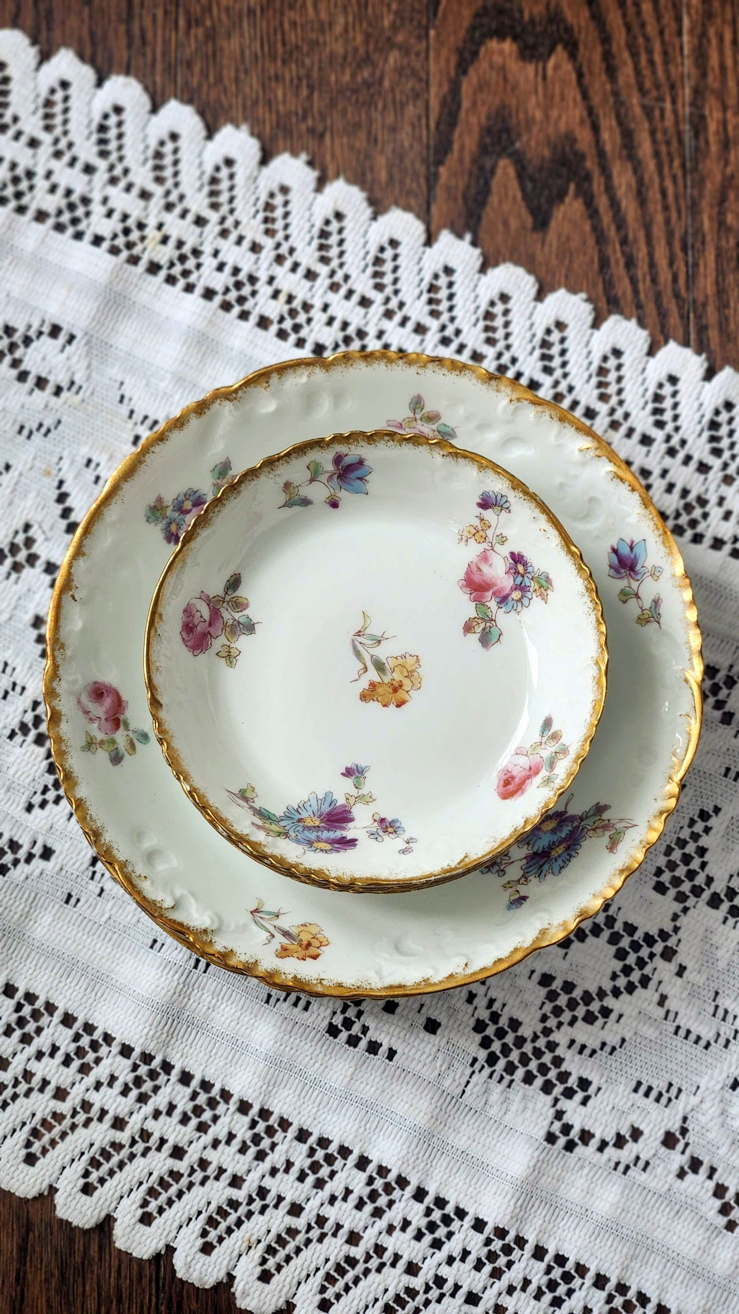 Set of 4 Gold Rimmed Vintage Soup Bowls & 4 Berry Bowls - GDA France