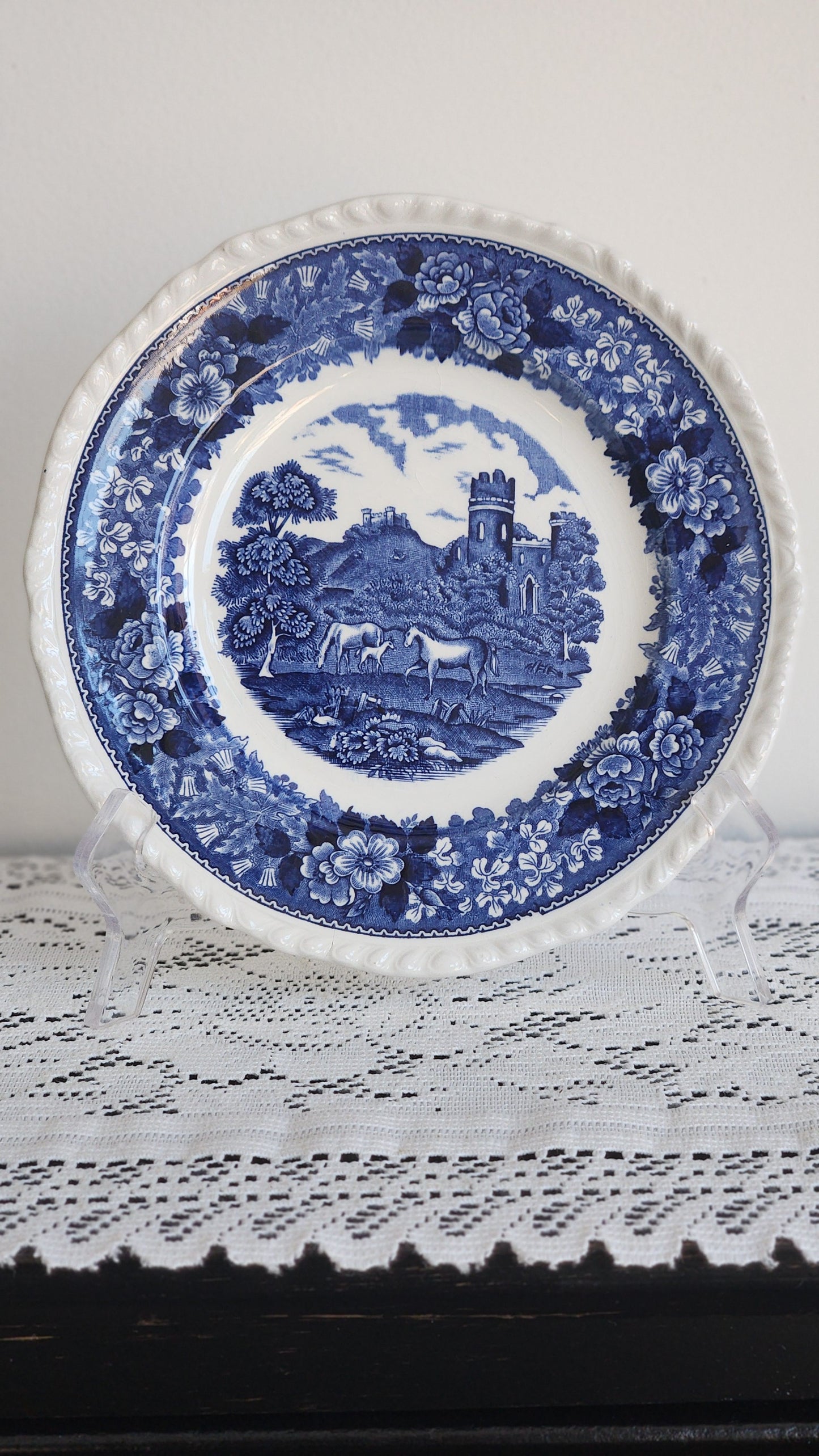 English Ironstone Plate Adams Wedgwood Group - English Scene