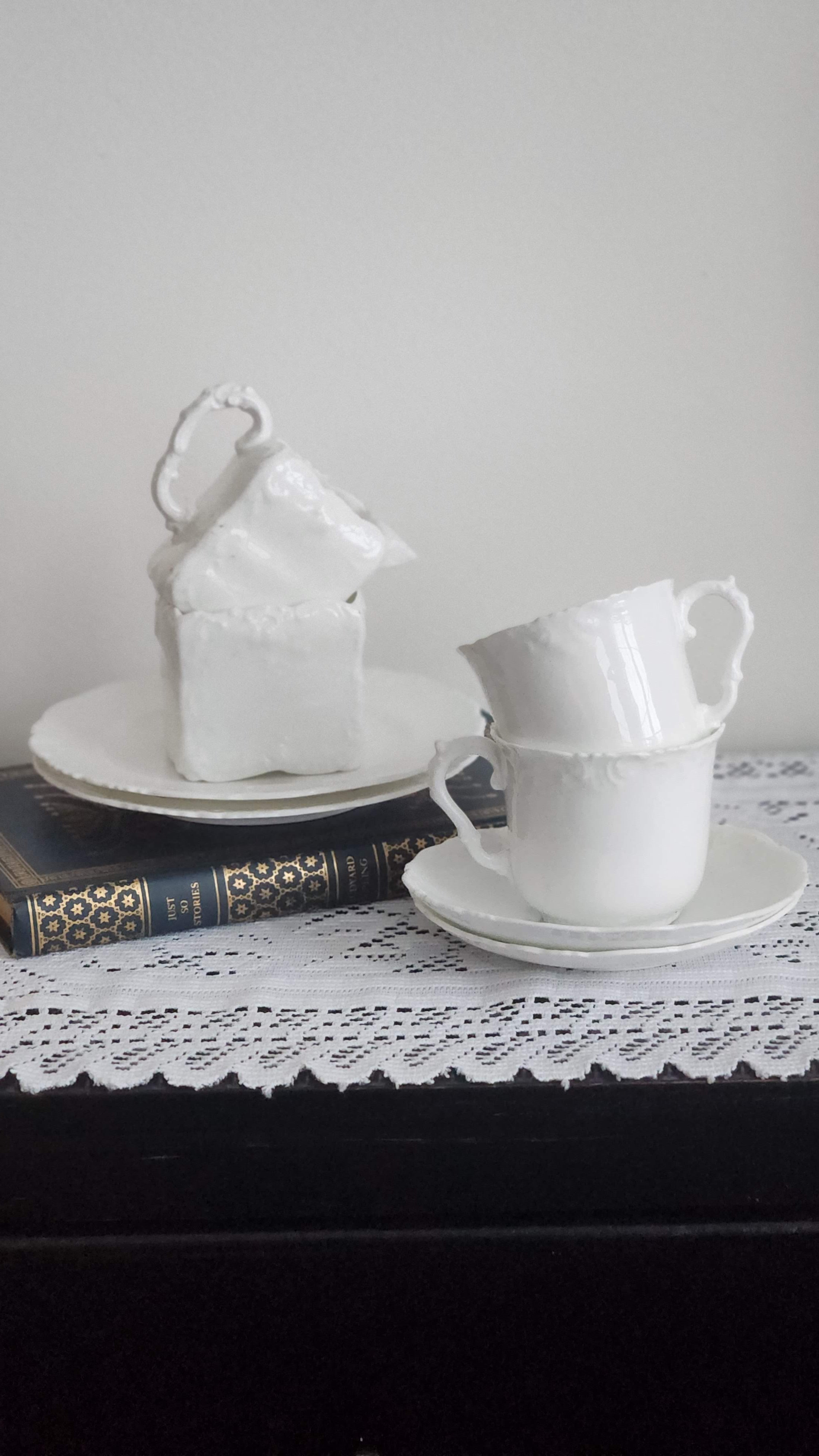 Bisto England Demitasse Tea Set - Late Victorian Bone China – Hen and ...